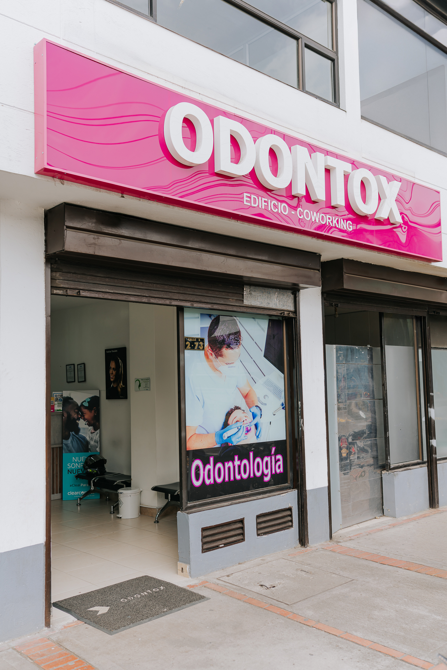 Fachada Sede Mosquera Parque — ODONTOX
