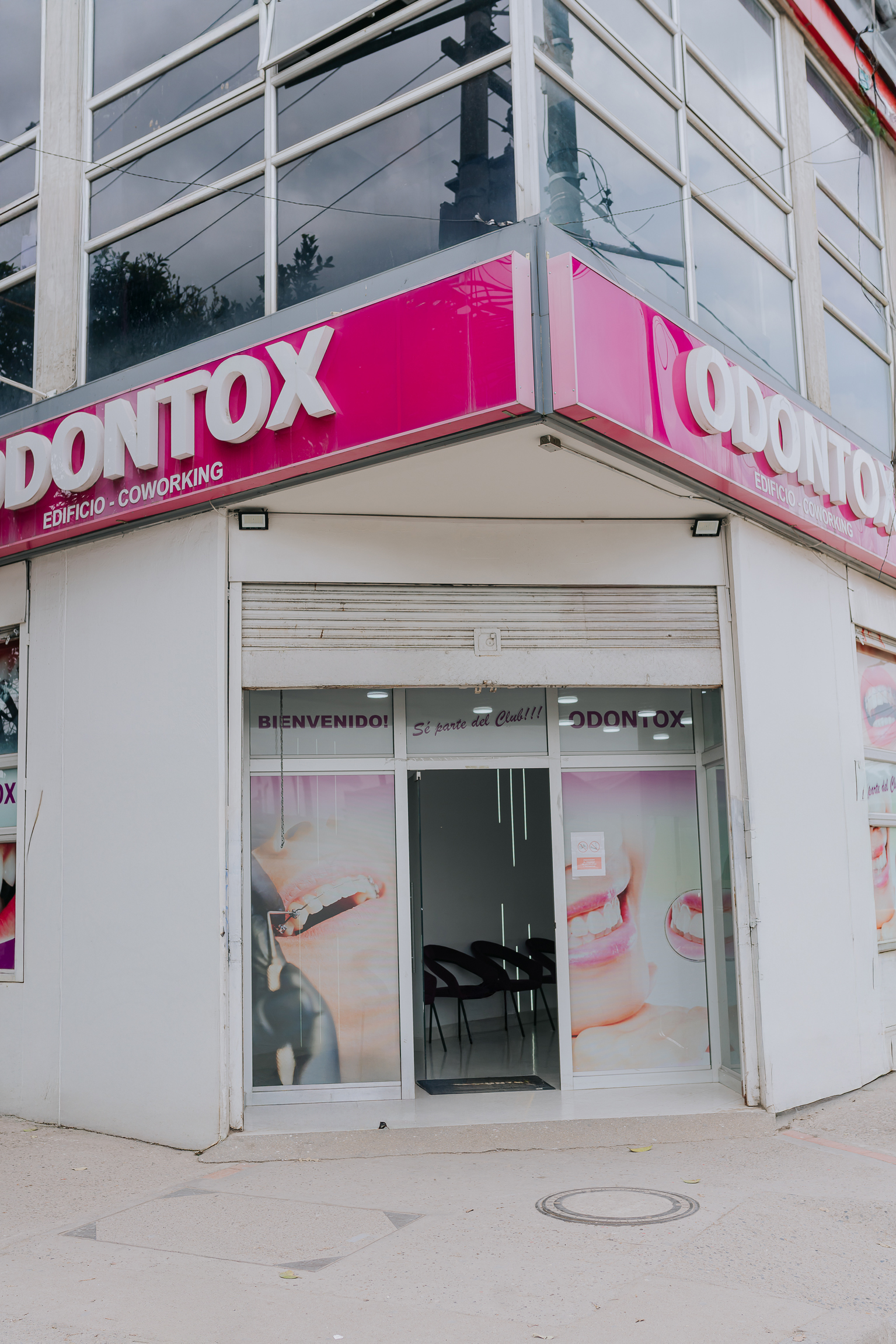 Fachada Sede Serrezuela — ODONTOX